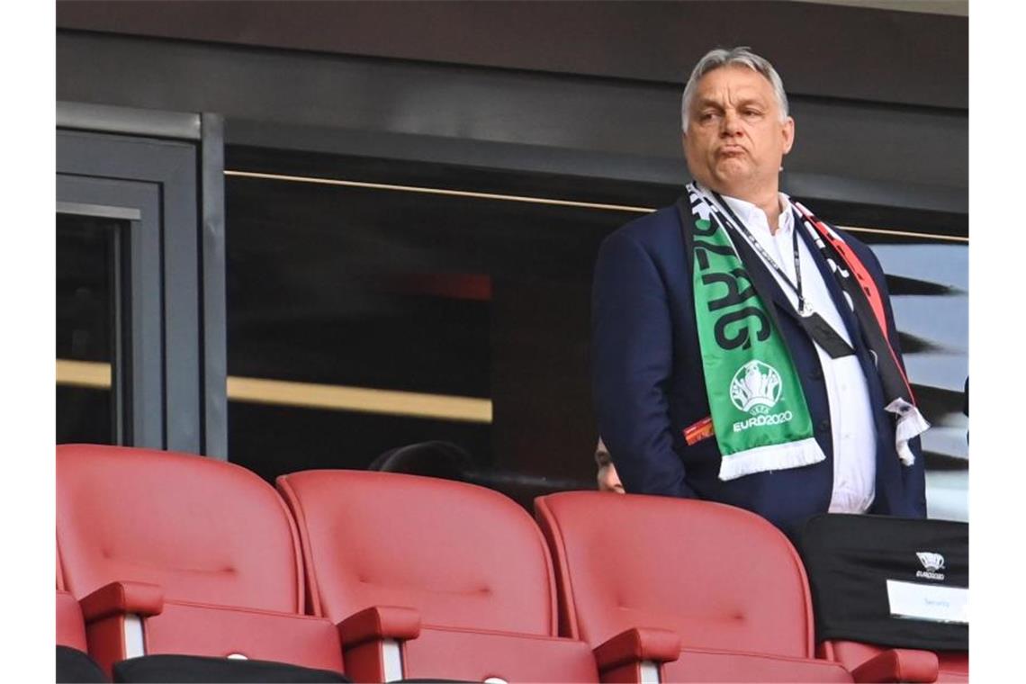 Weiter Debatte um Regenbogen-Verbot - Orban nicht in München Wird nach dpa-Informationen in München auf der Tribüne fehlen: Ungarns Ministerpräsident Viktor Orban. Foto: Robert Michael/dpa-Zentralbild/dpa