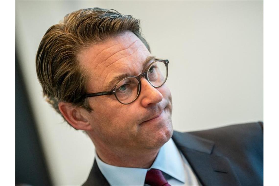 Neue Vorwürfe gegen Scheuer wegen geplatzter Pkw-Maut Wird nicht froh mit der geplatzten Pkw-Maut: Bundesverkehrsminister Andreas Scheuer (CSU). Foto: Michael Kappeler/dpa