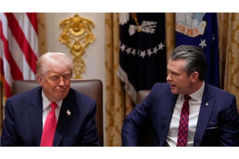 Wird Pentagon-Chef Hegseth zunehmend zur innenpolitischen Belastung für Präsident Trump? (Archivbild)