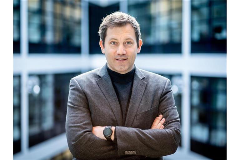 Wirft dem Fußball wegen der Auslandsreisen Realitätsferne vor: Lars Klingbeil, SPD-Generalsekretär. Foto: Kay Nietfeld/dpa