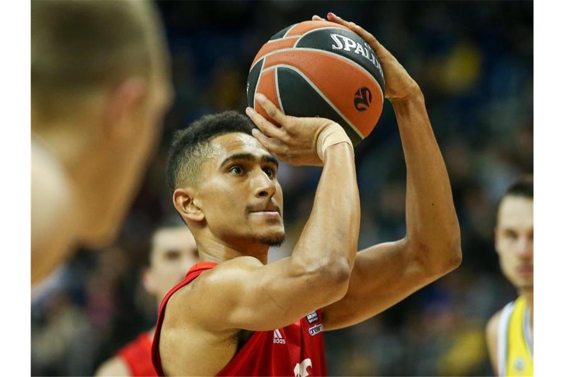 Alba holt Maodo Lo von den Bayern - Coach Aito soll bleiben Wirft künftig für Alba Berlin auf den Korb: Basketball-Nationalspieler Maodo Lo. Foto: Andreas Gora/dpa