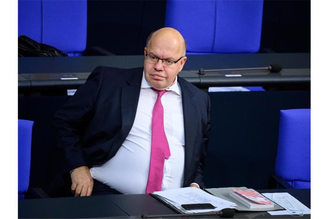 Minister Altmaier lädt zum Corona-„Wirtschaftsgipfel“ Wirtschaftsminister Altmaier während einer Sitzung im Bundestag in Berlin. Foto: Bernd von Jutrczenka/dpa
