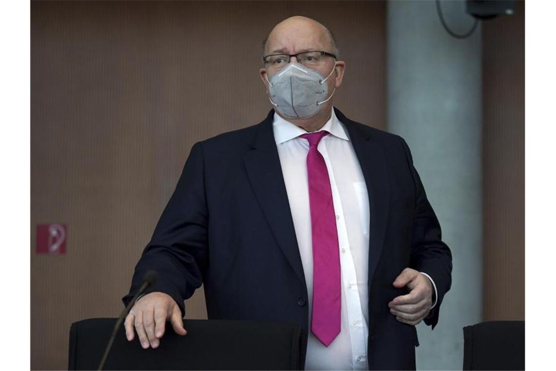 Altmaier im Wirecard-Ausschuss Wirtschaftsminister Peter Altmaier (CDU) kommt zur Befragung im Untersuchungsausschuss zum Bilanzskandal um das Unternehmen Wirecard. Foto: Michael Sohn/AP-Pool/dpa