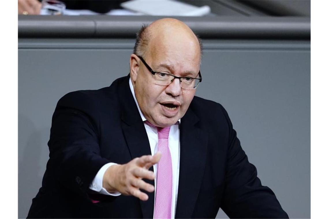 Wirtschaftsminister Peter Altmaier schaut optimistisch auf die wirtschaftliche Entwicklung. Foto: Kay Nietfeld/dpa