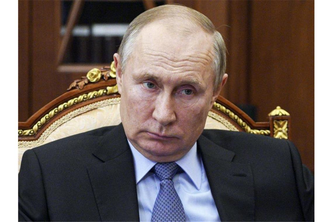 Wladimir Putins Regierung ist mit angespannten internationalen Beziehungen konfrontiert. Die Schuld sieht der Kreml aber nicht bei sich. Foto: Alexei Druzhinin/Pool Sputnik Kremlin/dpa