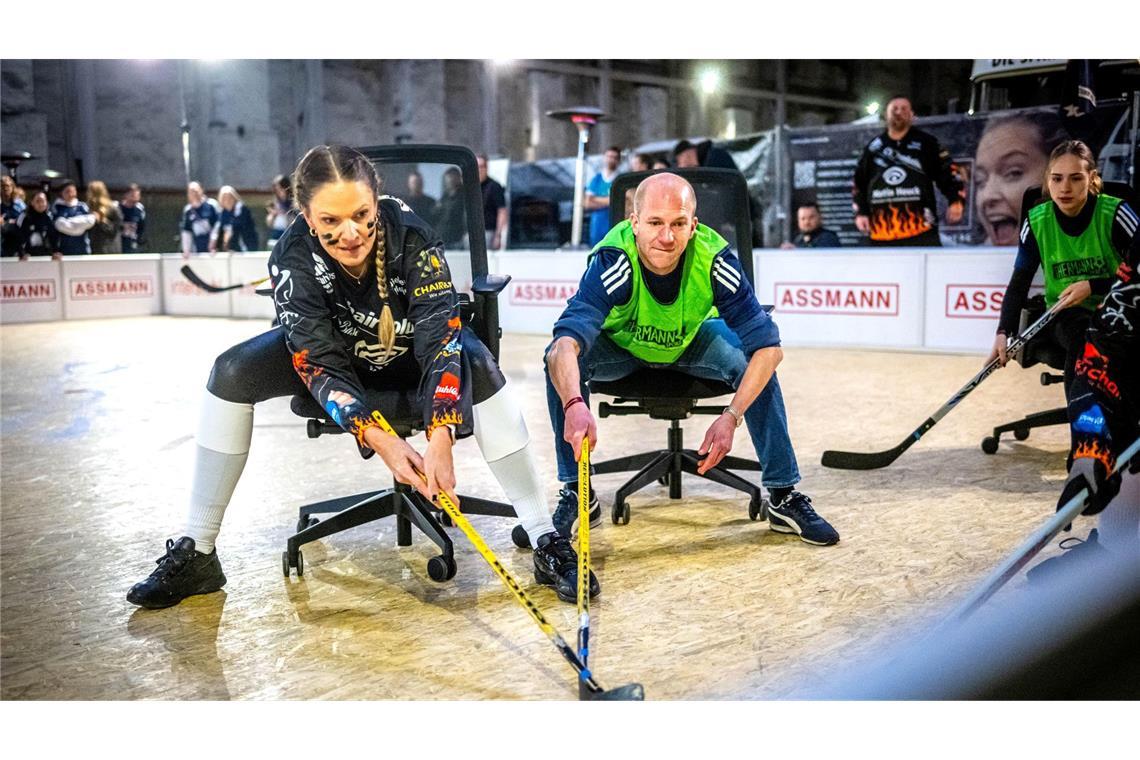 Wo der "Bürostuhl" zum Sportgerät wird: In der Alten Werft von Bremen finden die 10. Chair-Hockey Masters statt.