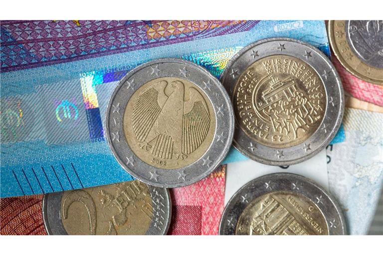 Wo ist 2026 mehr Geld drin und wo muss man tiefer in die Tasche greifen? (Symbolbild)