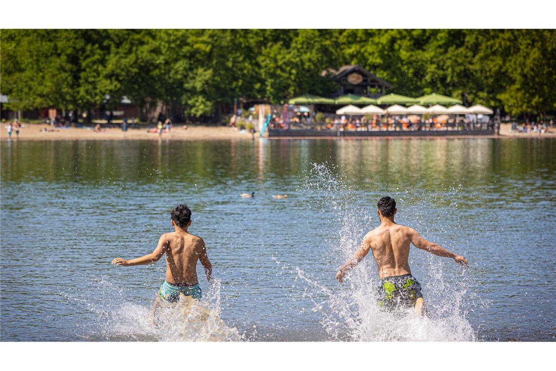 Deutsche Badegewässer glänzen mit Topqualität Wo kann man bedenkenlos ins Wasser hüpfen? Die EU-Umweltagentur zeigt das in ihrem jährlichen Badegewässerbericht auf. (Archivbild)