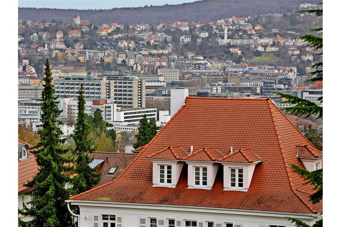 Wohnen in Stuttgart ist meist teuer. Wie viel verlangt werden darf, wird im neuen Mietspiegel ermittelt.