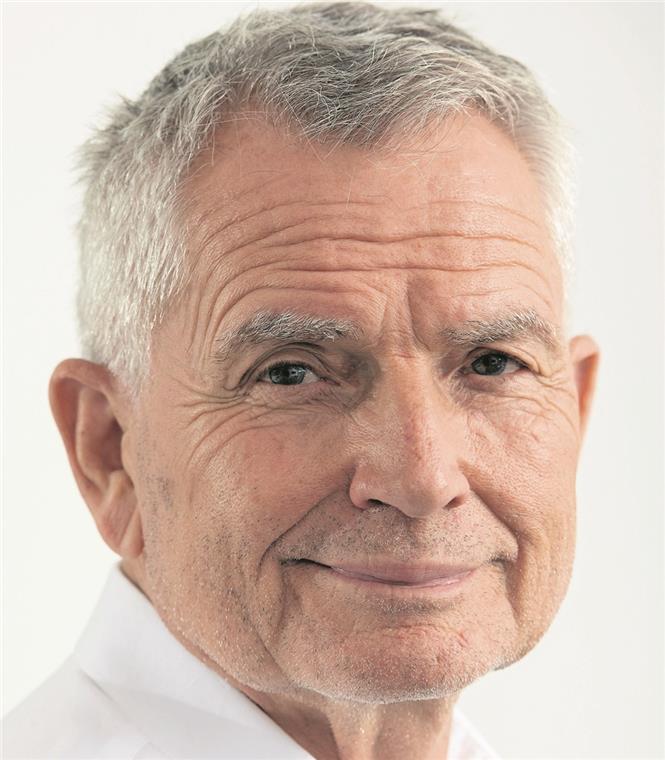 VfB-Präsident begleitet Buchautor Wolfgang Dietrich