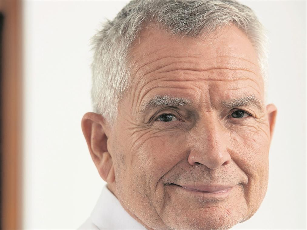 VfB-Präsident begleitet Buchautor Wolfgang Dietrich