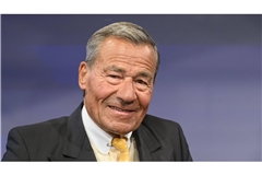 Wolfgang Grupp mischt auch nach der Firmenübergabe weiter bei Trigema mit. Die finalen Entscheidungen würden nun aber seine Kinder treffen.  (Archivbild)