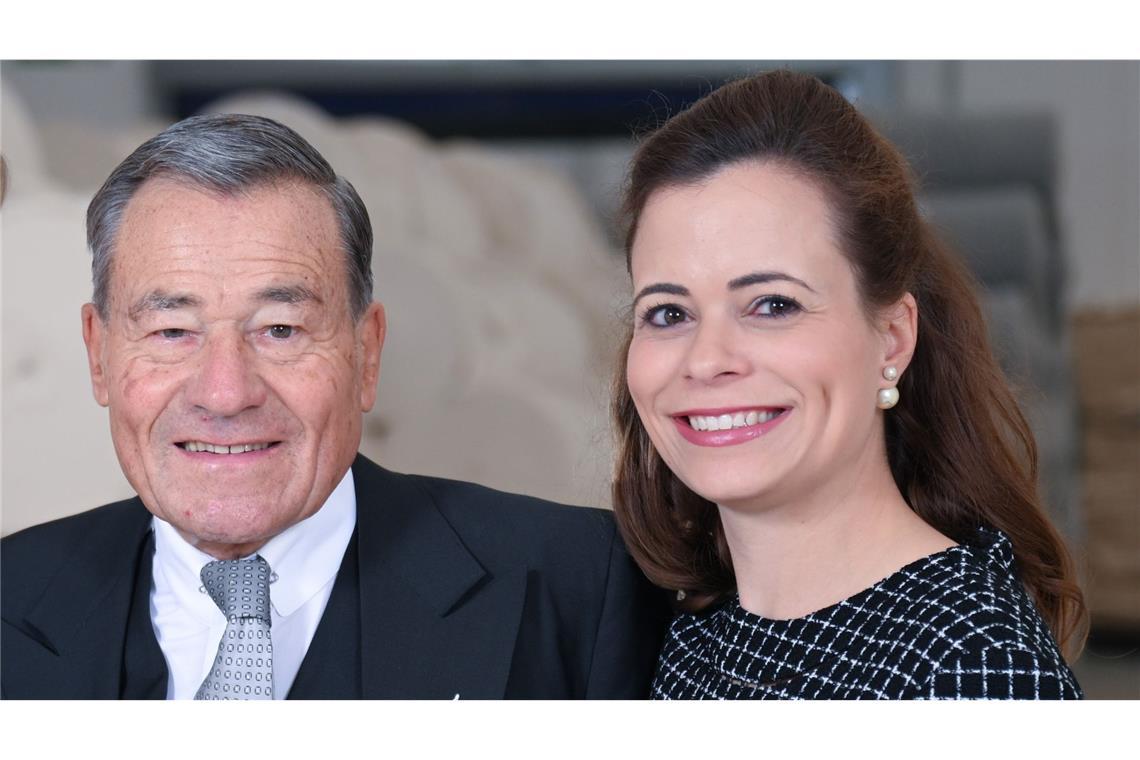 Trigema-Chefin Bonita Grupp: „Wir gehen unserer täglichen Arbeit nach“ Wolfgang Grupp mit seiner Tochter Bonita Grupp, die Anfang 2024 gemeinsam mit ihrem Bruder Wolfgang Grupp junior das Textilunternehmen Trigema von ihrem Vater übernommen hat.