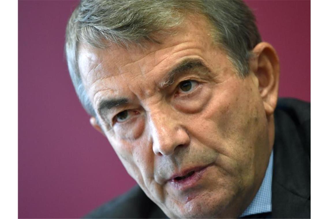Grindel, Niersbach und Keller: DFB-Präsidenten in der Kritik Wolfgang Niersbach, nur kurz DFB-Präsident, von 2012 bis 2015. Foto: Arne Dedert/dpa