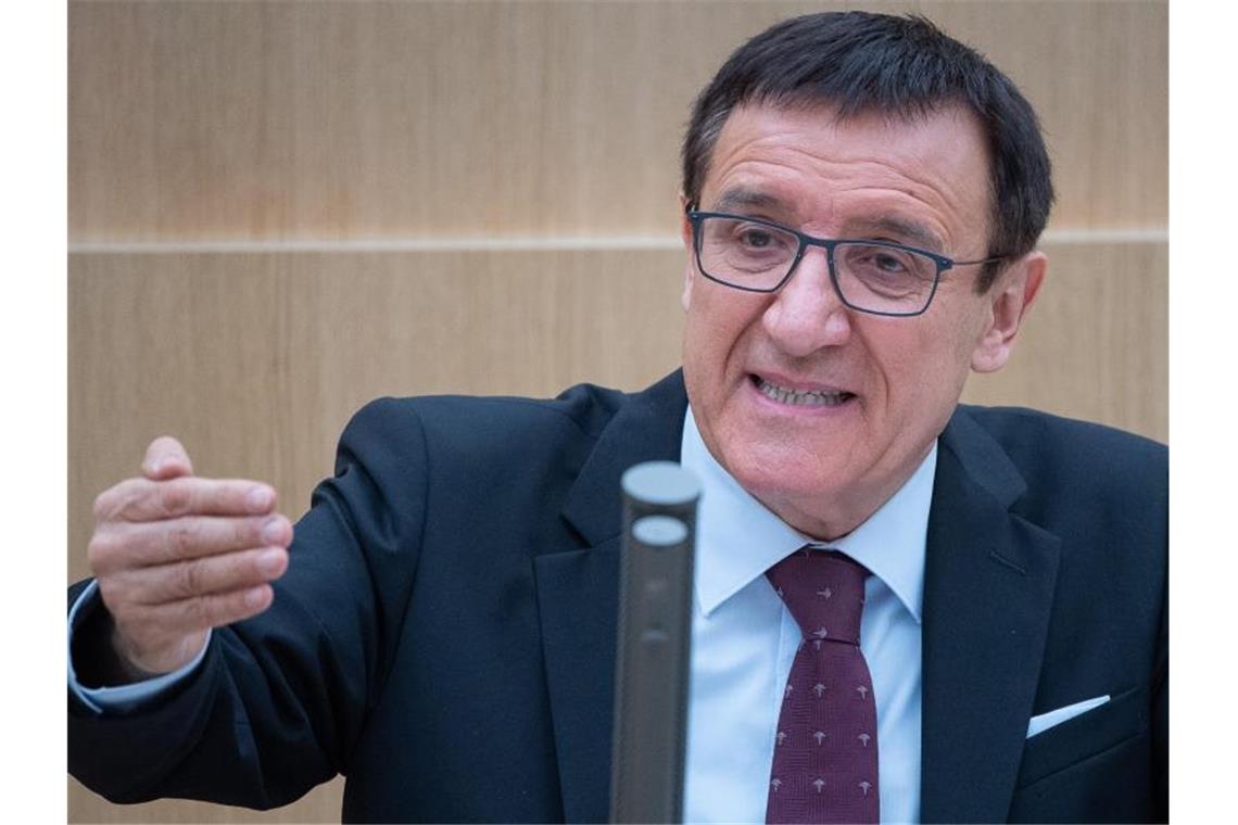 Wolfgang Reinhart (CDU) spricht im Landtag von Baden-Württemberg. Foto: Sebastian Gollnow/dpa/Archivbild