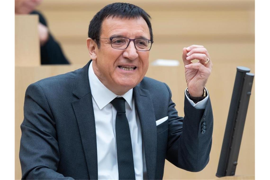 Wolfgang Reinhart, Vorsitzender der CDU-Fraktion von Baden-Württemberg, spricht während einer Sitzung. Foto: Tom Weller/dpa/Archivbild