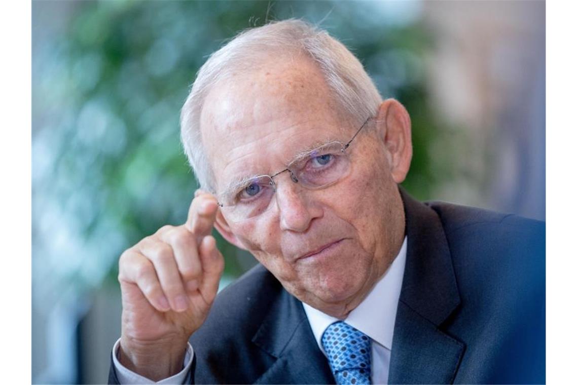 Wolfgang Schäuble (CDU), Bundestagspräsident, sieht keine Benachteiligung mehr für Frauen in der heutigen Politik. Foto: Kay Nietfeld/dpa