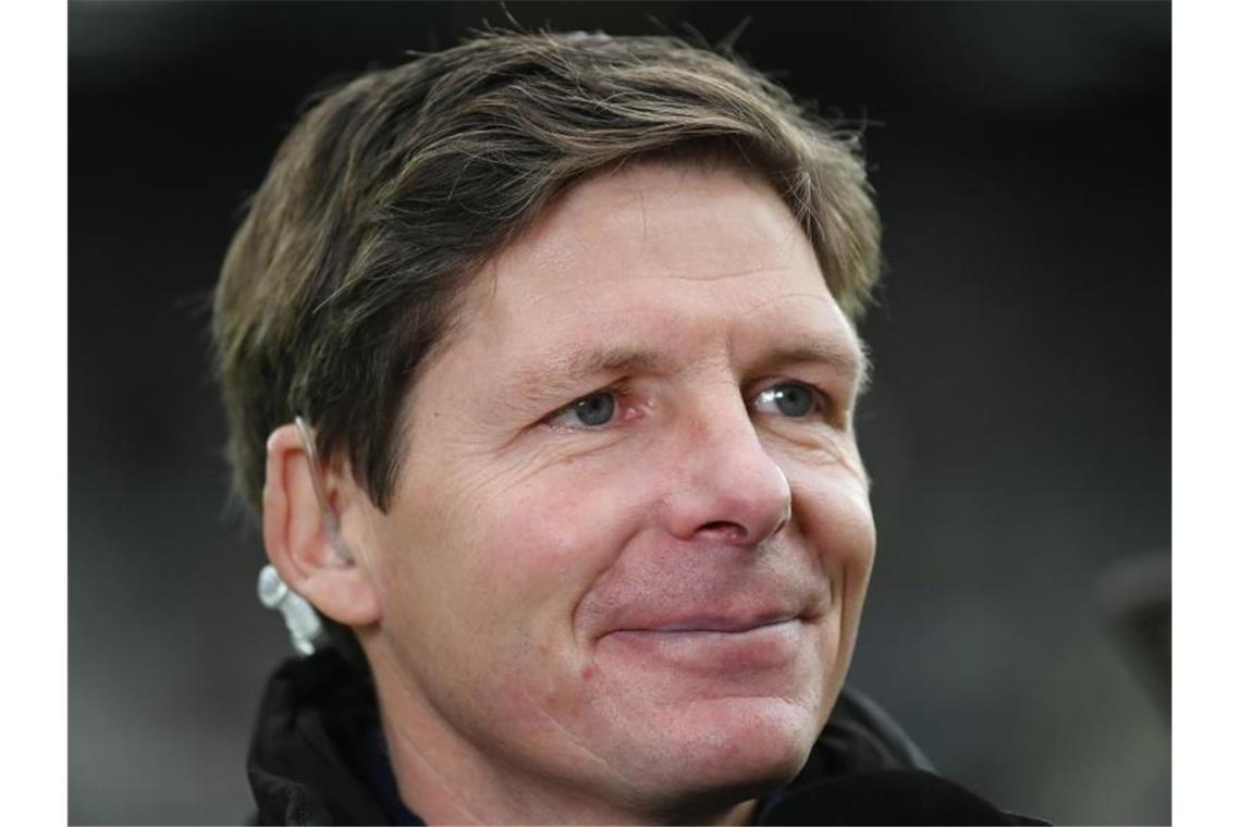 Nach 0:1 in Freiburg: Glasner kritisiert Wolfsburg-Auftritt Wolfsburgs Trainer Oliver Glasner gibt ein Interview. Foto: Patrick Seeger/dpa