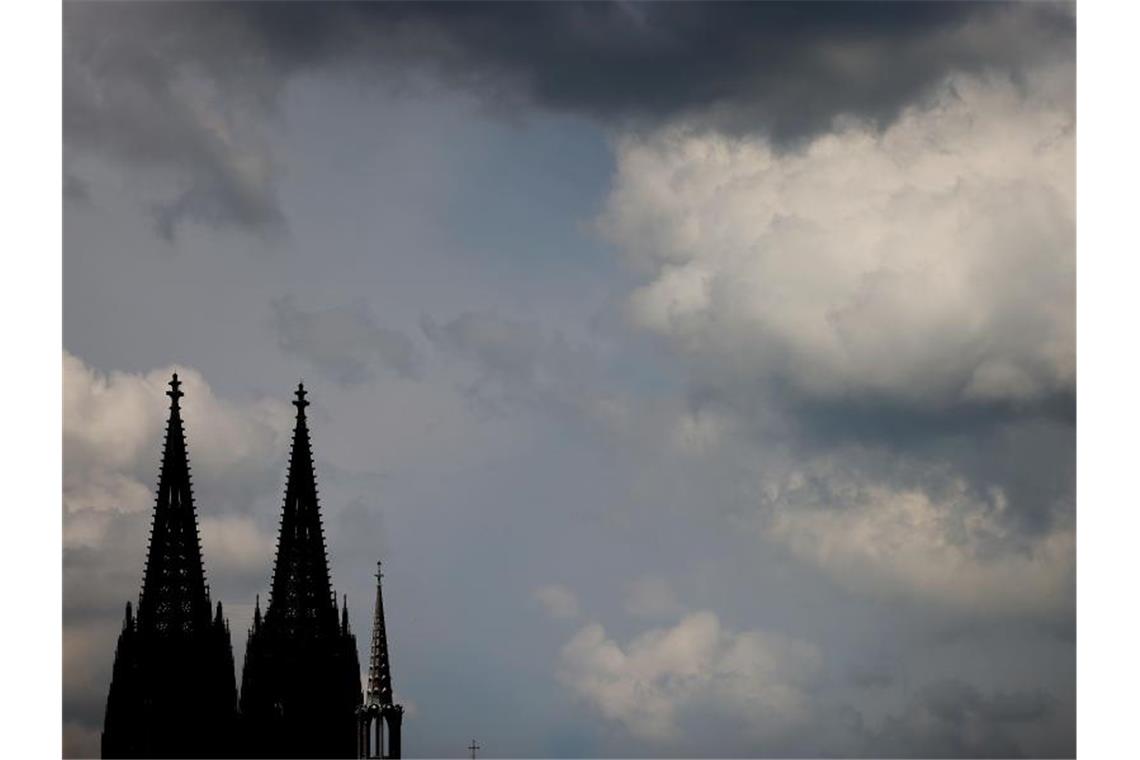 Hoher Geistlicher des Erzbistums Köln bittet um Beurlaubung