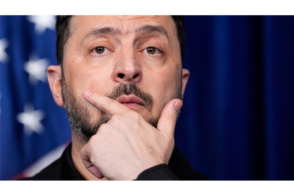 Wolodymyr Selenskyj, Präsident der Ukraine, spricht während einer Pressekonferenz.