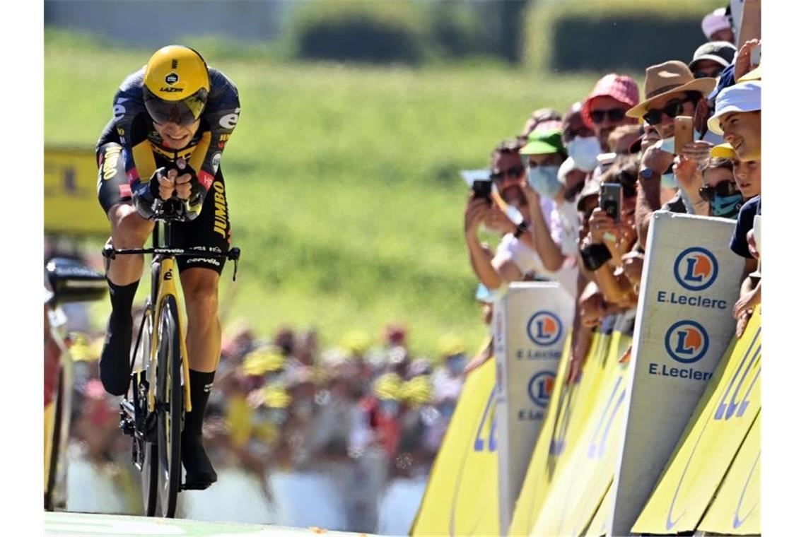 Zunge raus und ab ins Glück: Pogacar vor zweitem Tour-Sieg Wout Van Aert hat das Zeitfahren am vorletzten Tour-Tag gewonnen. Foto: Pete Goding/BELGA/dpa