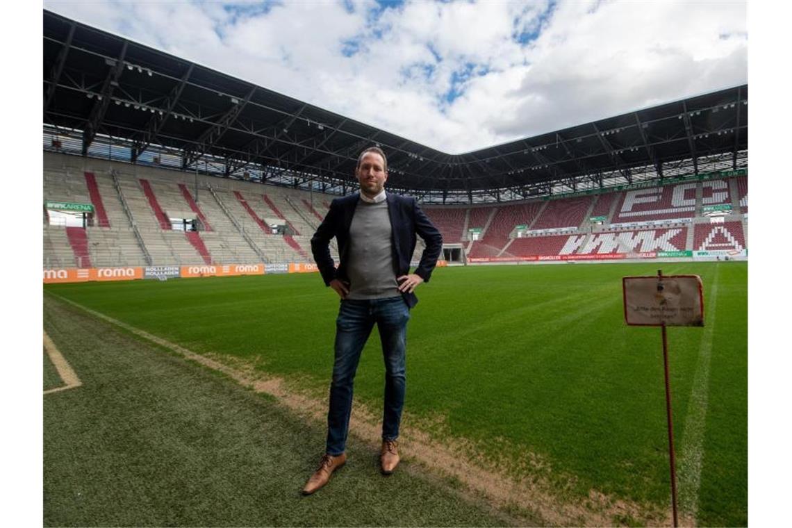 Wünscht sich in der Debatte um eine Fan-Rückkehr eine bundesweite Lösung: FCA-Geschäftsführer Michael Ströll. Foto: Stefan Puchner/dpa