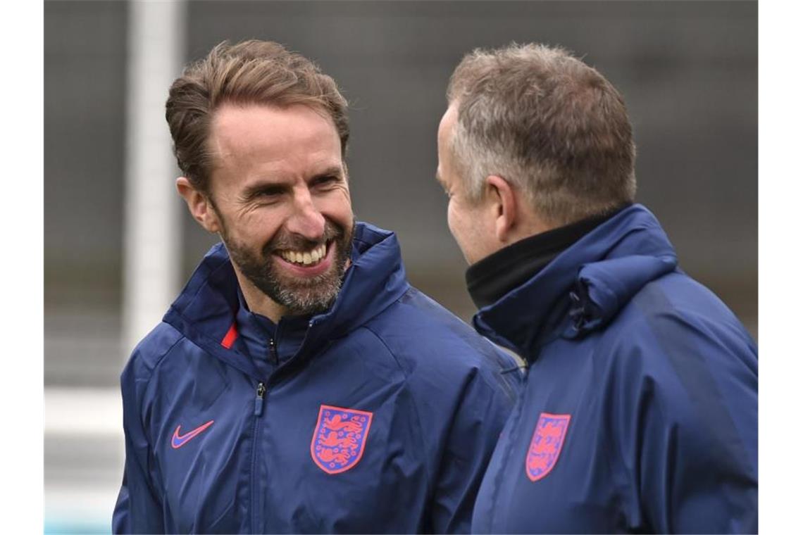 Englands Titel-Sehnsucht - Dänemark als Spielverderber? Würde den Engländern gern den langgehegten Traum vom Einzug ins EM-Finale erfüllen: Trainer Gareth Southgate (l). Foto: Rui Vieira/AP/dpa