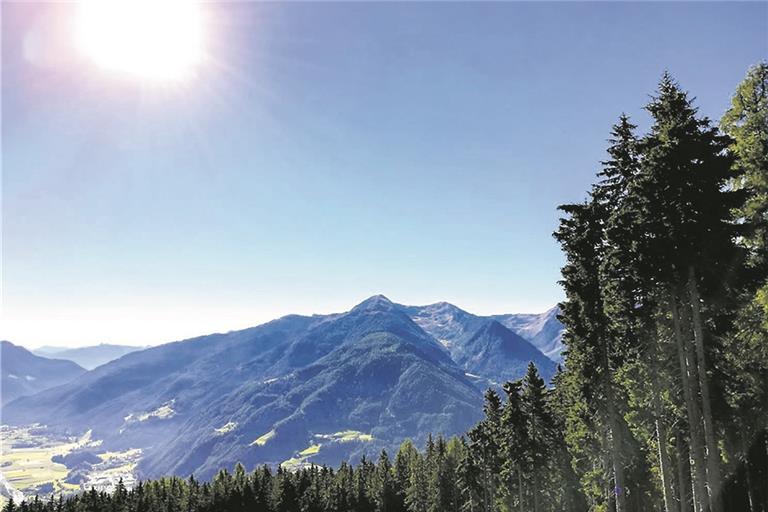 Wunderschöne Aussicht ins Tal nach der Wanderung auf den Gipfel des „Rosskopf“ in Südtirol. Foto: privat
