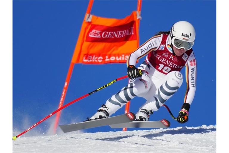 Wurde bei der Abfahrt in Lake Louise nur Zehnte: Kira Weidle in Aktion. Foto: Frank Gunn/The Canadian Press/AP/dpa