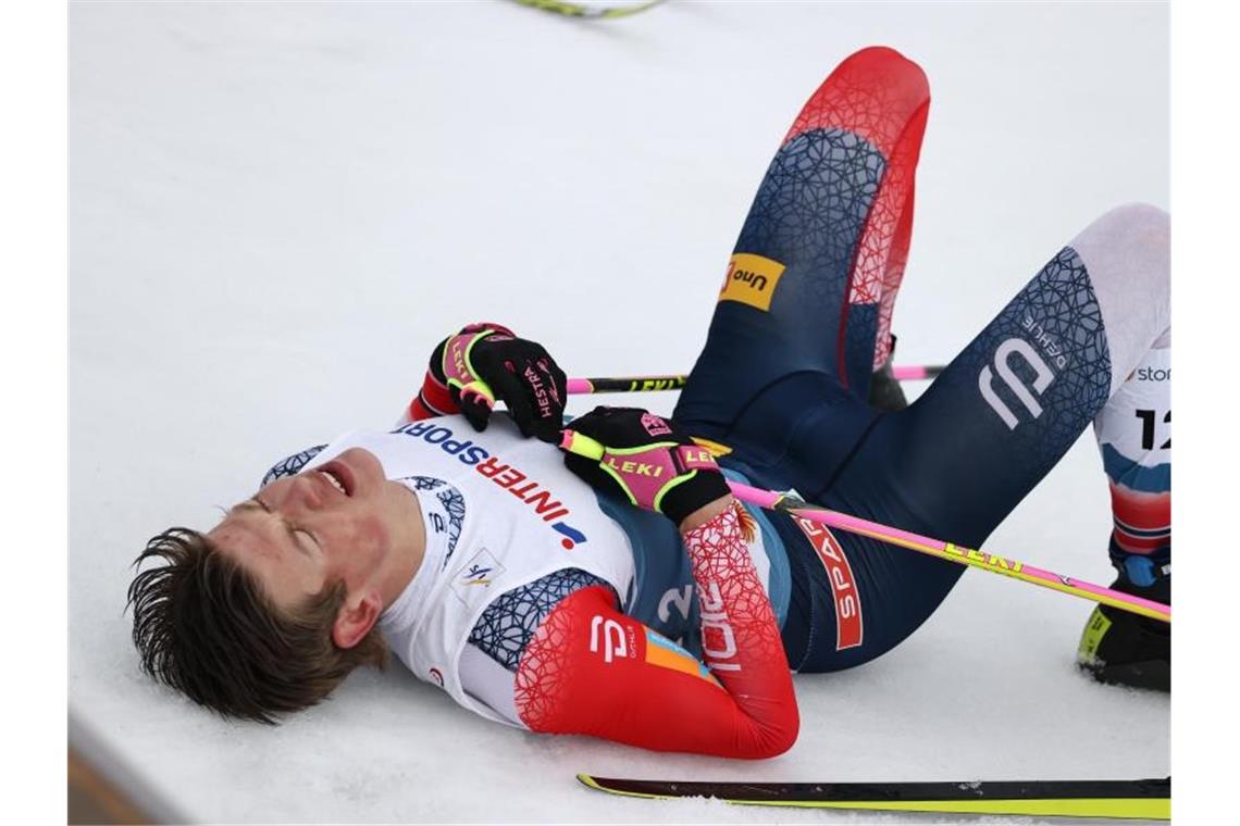 Wurde der Sieg über 50 Kilometer in der klassischen Technik aberkannt: Johannes Klaebo. Foto: Daniel Karmann/dpa