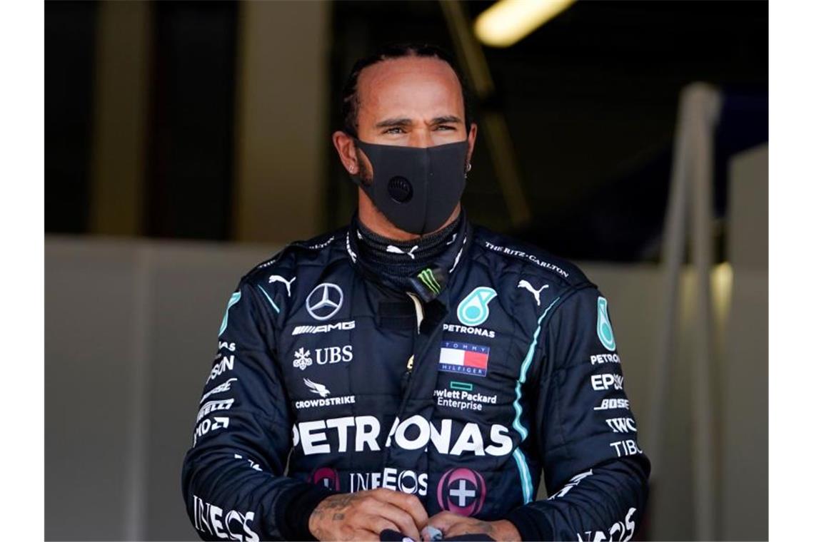 Wurde positiv auf das Coronavirus getestet: Formel-1-Weltmeister Lewis Hamilton. Foto: Will Oliver/Pool EPA/AP/dpa