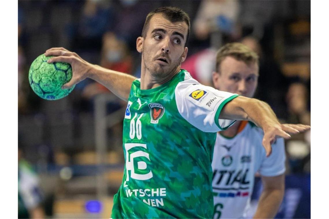 Corona wirbelt die Handball-Liga weiter durcheinander Wurde positiv auf das Coronavirus getestet: Füchse-Akteur Milos Vujovic. Foto: Andreas Gora/dpa