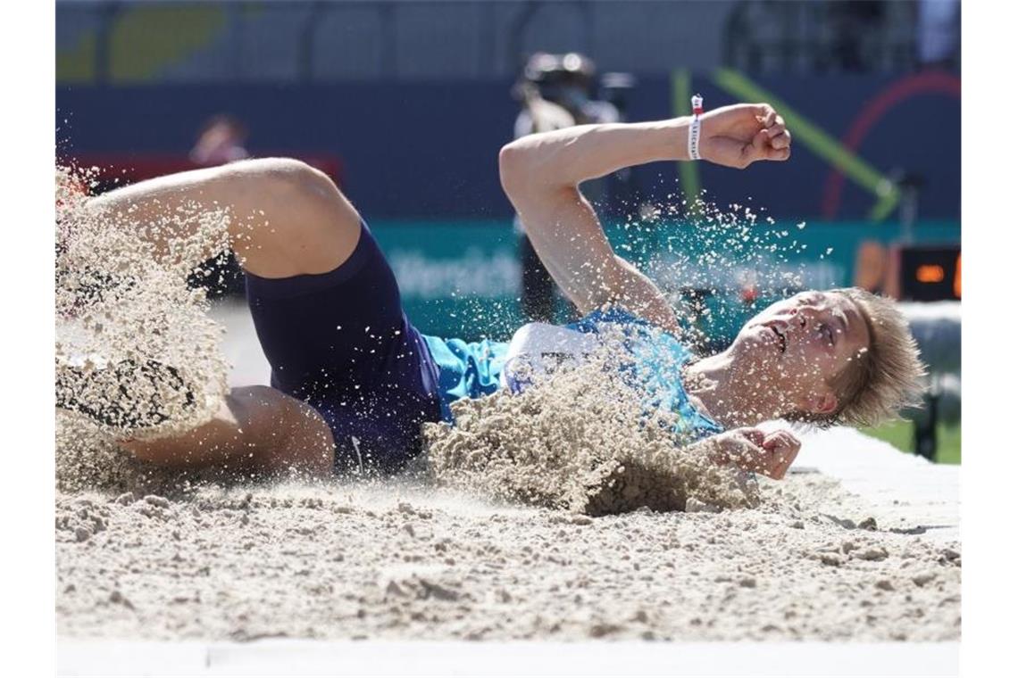 Leichtathletik ohne Zuschauer: Sprinter Almas glänzt