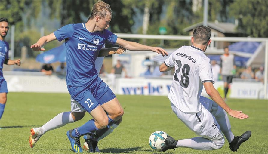 Wurden im Endspiel von Philipp Weller und dem SV Allmersbach gestoppt: Tim Kaltenthaler und der SV Unterweissach, die sich mit dem zweiten Platz begnügen mussten. Foto: A. Becher
