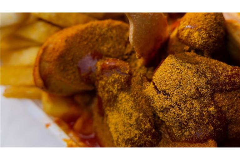 Wurst, Tomatensauce, englisches Curry: In "Peter Pomm's Pusztetten-Stube" wird Currywurst immer noch genauso zubereitet wie vor fast 90 Jahren.