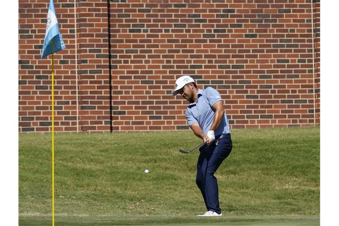 Xander Schauffele liegt bei der Charles Schwab Challenge im Colonial Country Club vorn. Foto: David J. Phillip/AP/dpa