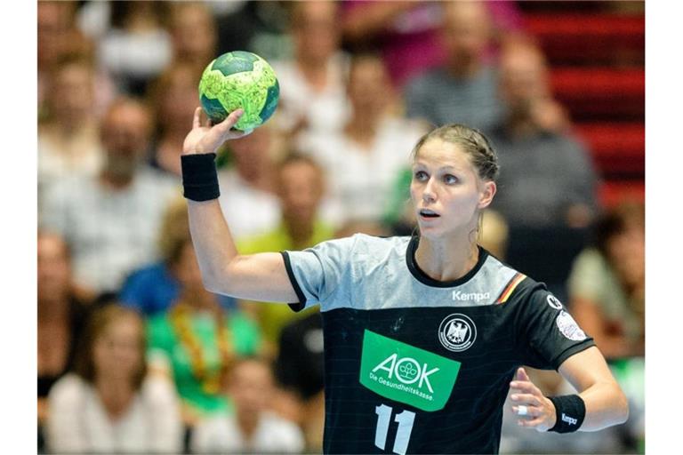 Xenia Smits vin Aktion. Foto: Matthias Balk/dpa/Archivbild