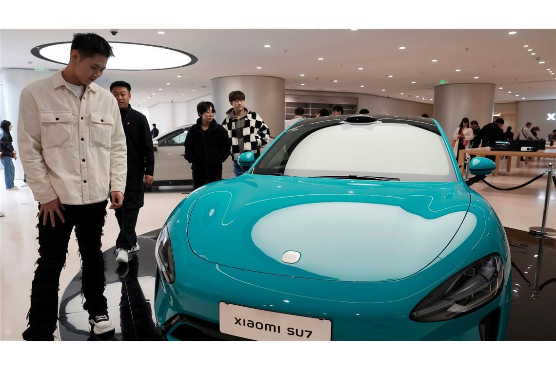 Mercedes will China mit fahrenden "Supercomputern" erobern Xiaomi ist eigentlich für Smartphones bekannt, verkauft in China aber auch erfolgreich ein E-Auto. (Archivbild)