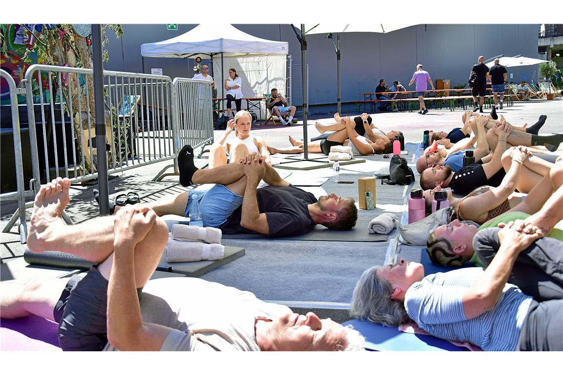 Yoga, Straßenfest 2025  in Backnang. Bilder vom Sonntag. SK