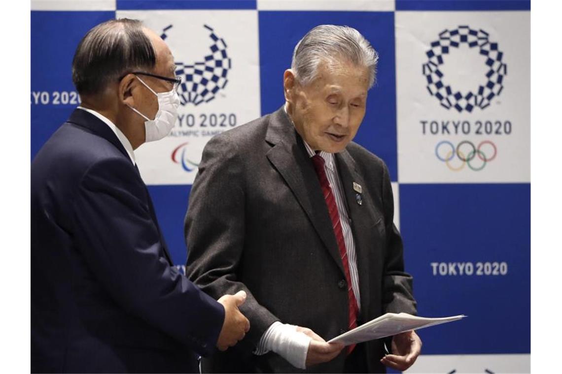 Neuer Eröffnungs-Termin für Olympia 2021 in Tokio steht fest Yoshiro Mori (r), Präsident des Tokioter Organisationskomitees der Olympischen Spiele 2020. Foto: Issei Kato/Reuters Pool/AP/dpa