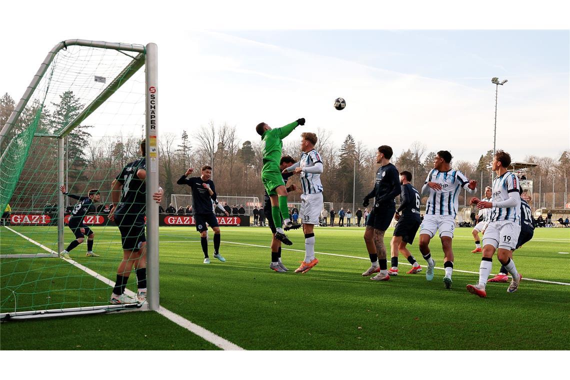 Nach 0:3 noch 4:3 – Kickers gewinnen Test gegen Young Boys Reutlingen