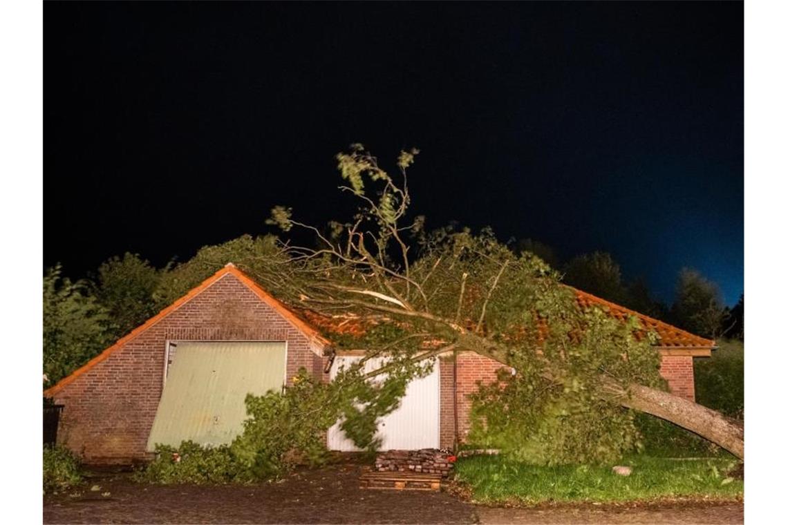 Tornado in Ostfriesland hinterlässt schwere Schäden