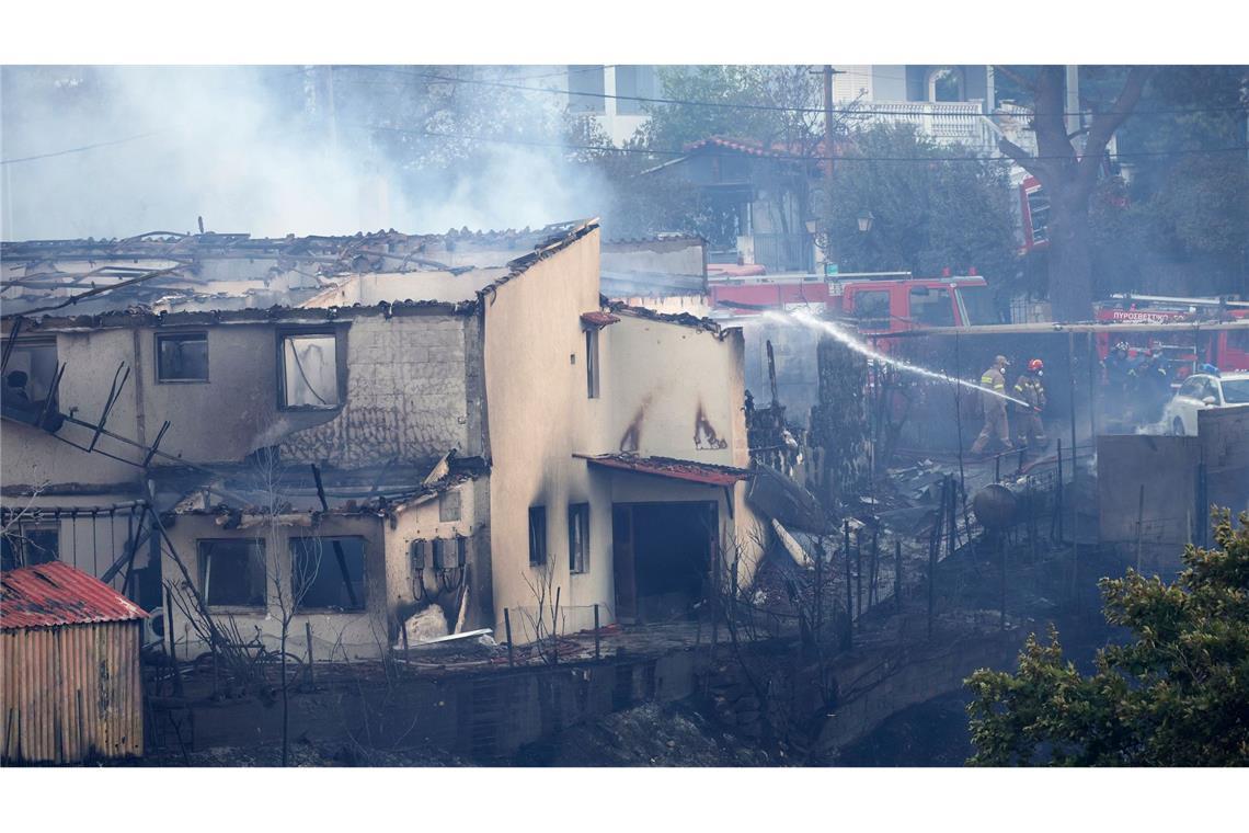 Waldbrände in Südeuropa – Menschen fliehen vor den Flammen
