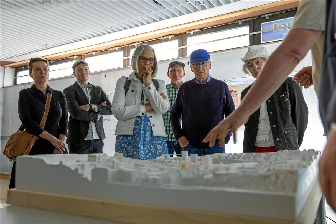 Zahlreiche interessierte Bürger verschafften sich am Samstag einen Eindruck über die Städtebauförderung in Backnang. Foto: Alexander Becher