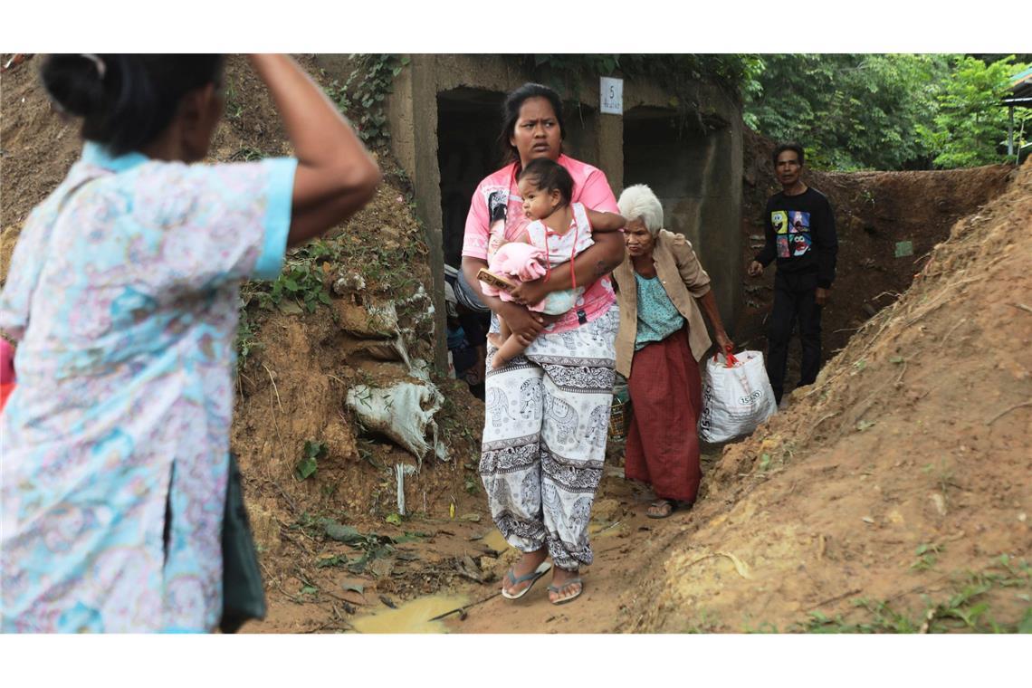Schwere Kämpfe an Grenze zwischen Thailand und Kambodscha Zahlreiche Menschen in der Grenzregion mussten sich in Sicherheit bringen.