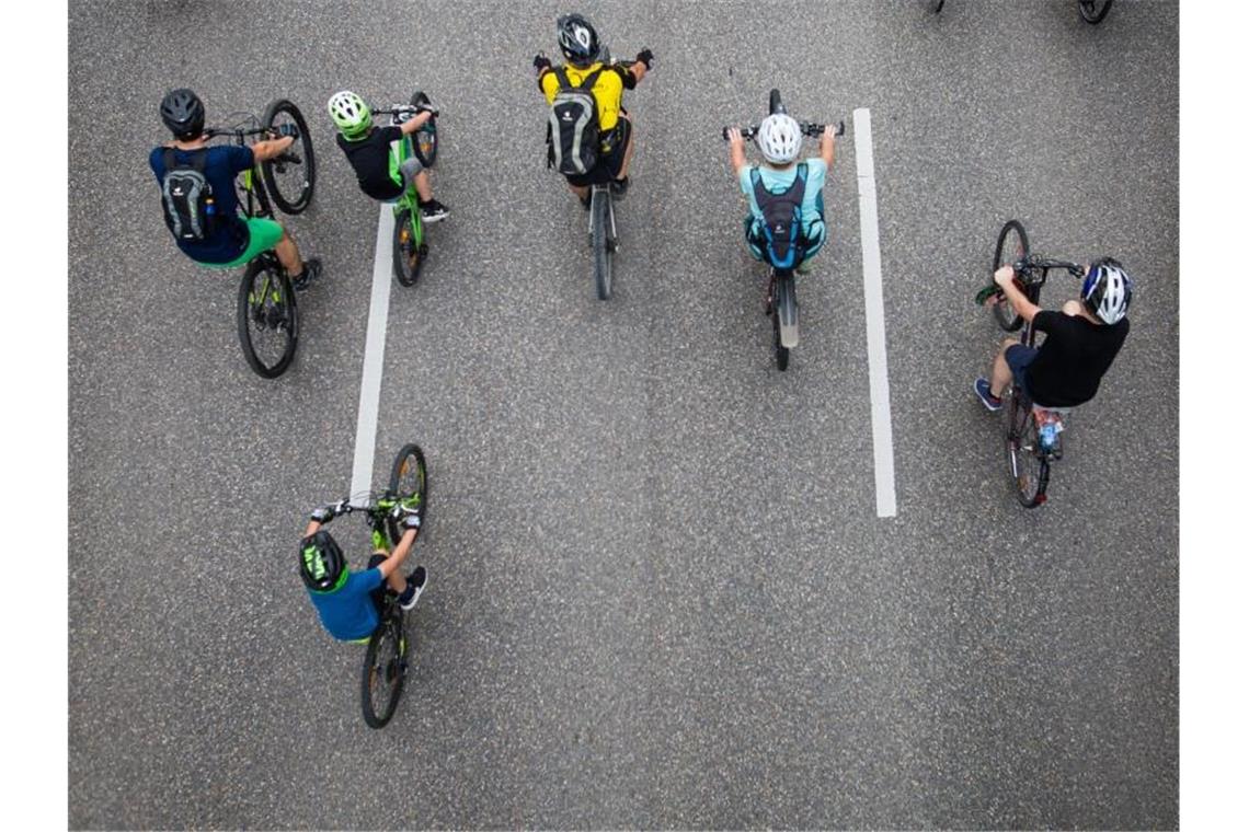 Radler fordern bei Sternfahrt mehr Platz für Fahrräder
