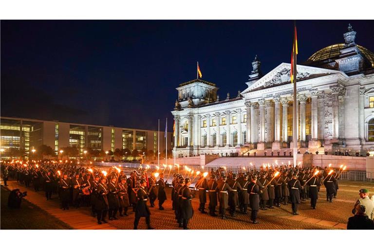 Zapfenstreich für Afghanistan-Veteranen 2021 vor dem Reichstag.