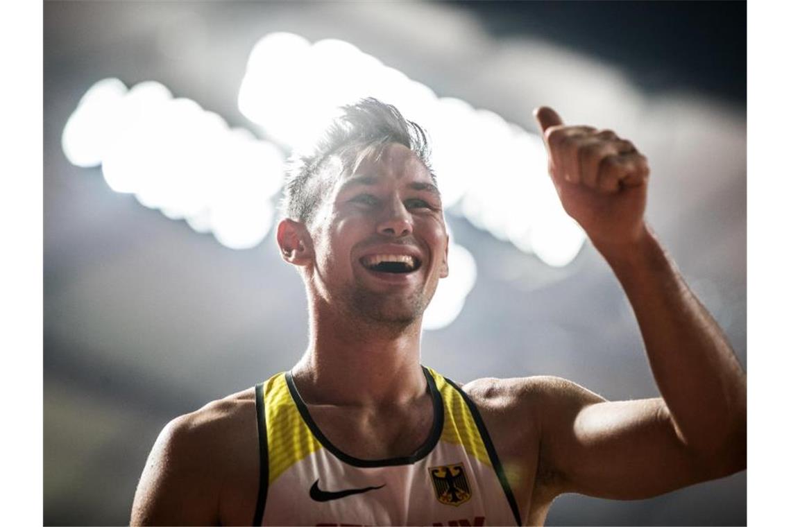 Zehnkämpfer Niklas Kaul holte sich mit einem überragenden zweiten Tag überraschend WM-Gold. Foto: Oliver Weiken/dpa