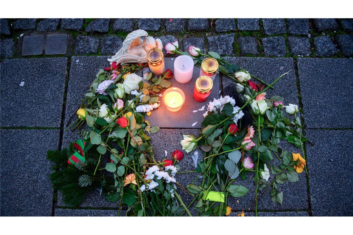 Zeichen des Gedenkens in der Stadt.