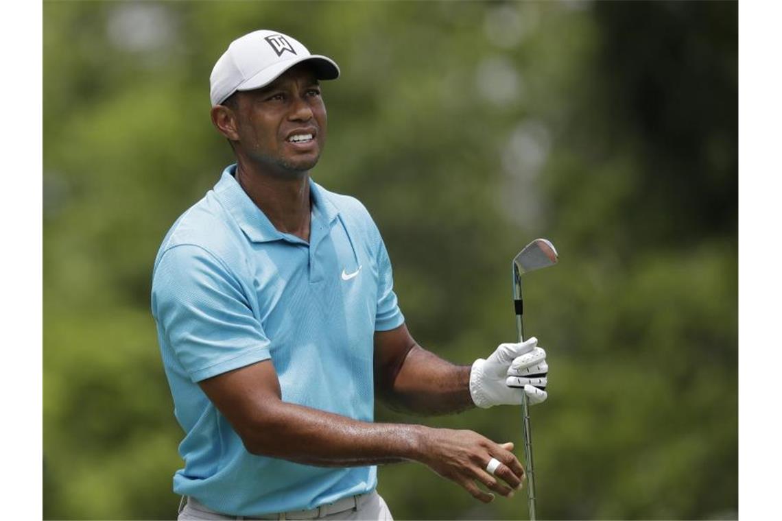 Zeigt sich nach fünf Monaten Pause in guter Form: Tiger Woods beim Memorial Golfturnier. Foto: Darron Cummings/AP/dpa